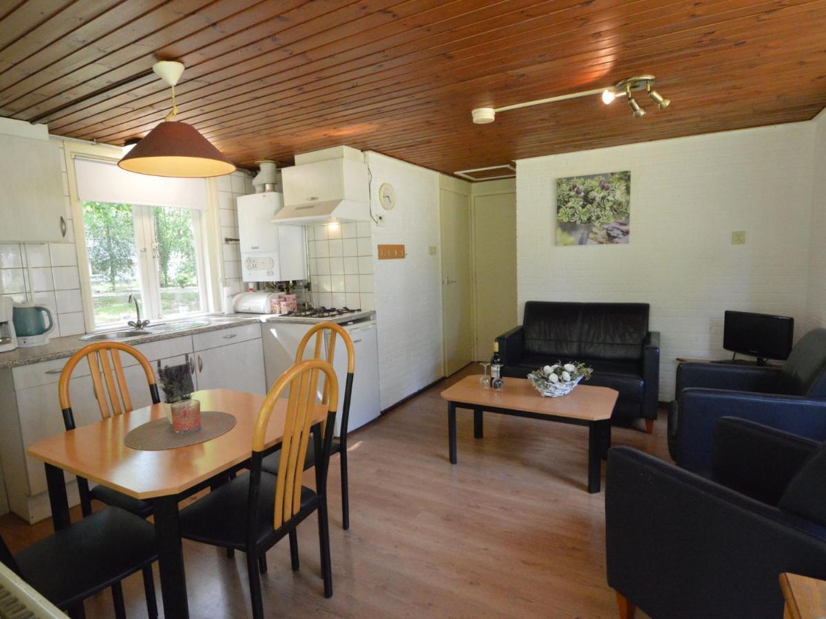 Detached Bungalow With Lovely Covered Terrace In A Nature Rich Holiday Park Stramproy Eksteriør bilde