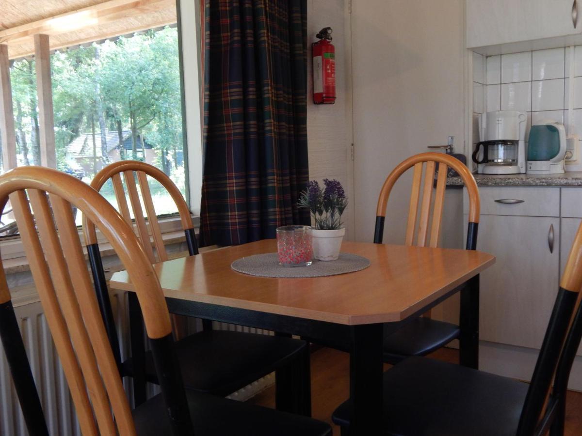 Detached Bungalow With Lovely Covered Terrace In A Nature Rich Holiday Park Stramproy Eksteriør bilde